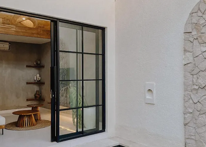 Casa De Fiero 2br Industrial Villa Seminyak (Bali)