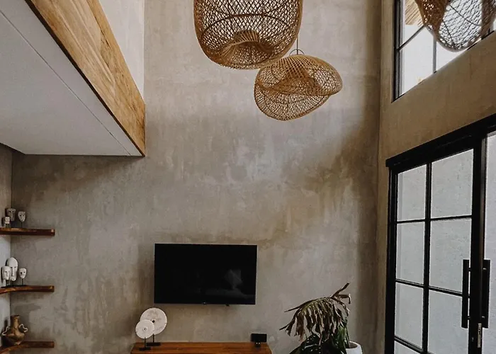 Casa De Fiero 2br Industrial * Seminyak (Bali)